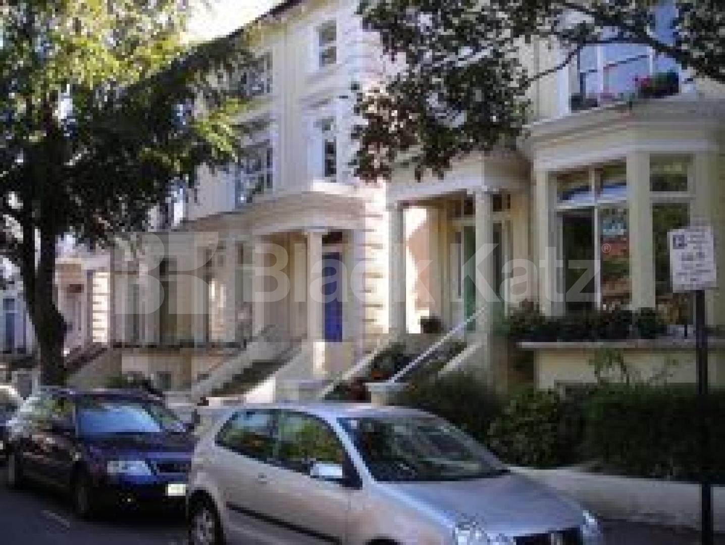 			3 Bedroom, 1 bath, 1 reception Flat			 Belsize Square, BELSIZE PARK NW3
